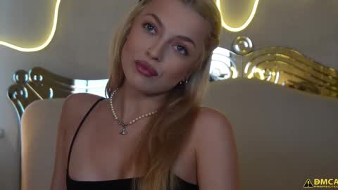 Snapshot of kelly_peachpiee chatting on September 23, 5:23 am Kelly online show from September 23, 5:23 am