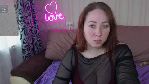 kellycrystall online show from April 8, 2:25 am