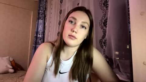 Mia online show from October 21, 9:25 am