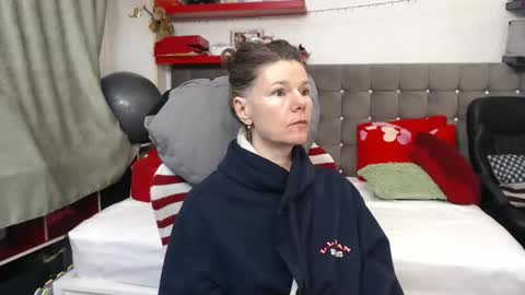 kelly online show from February 17, 3:27 am