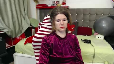 kelly online show from January 16, 8:40 pm