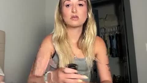 Kelsey Blu online show from June 18, 11:43 pm