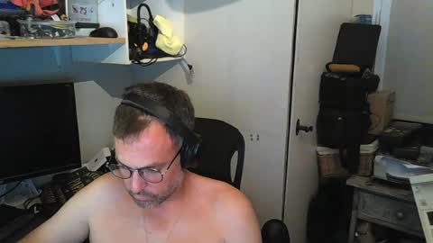 kelvin06133 online show from July 16, 9:39 pm