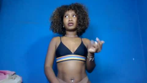 kelyhondra online show from June 4, 11:11 pm