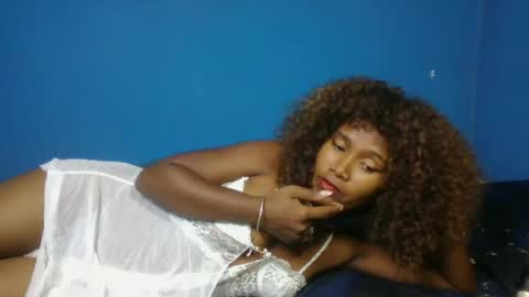 kelyhondra online show from April 18, 12:45 am