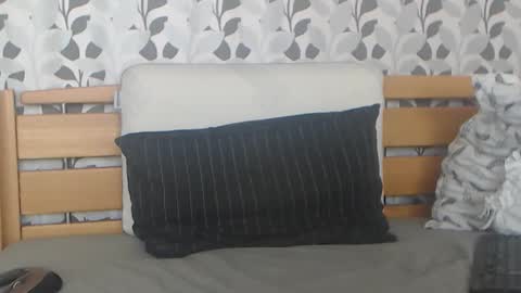 kelywild20 online show from April 18, 7:54 am