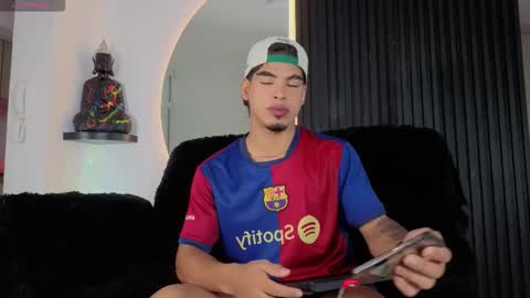   online show from January 9, 8:25 pm