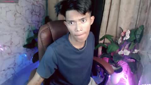 ken_minjun online show from June 2, 12:51 pm