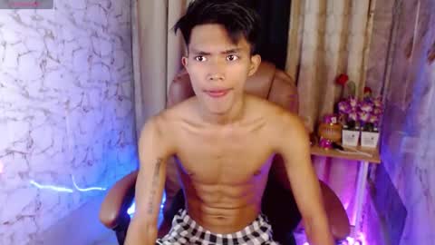 ken_minjun online show from April 9, 10:32 am