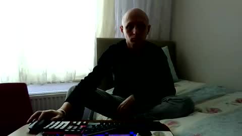 kenan409789 online show from April 3, 2:35 pm