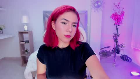 Kendall Jenner online show from March 12, 4:30 am