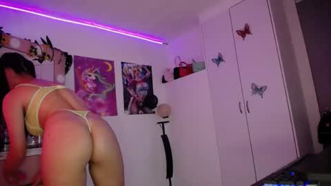 kendall  INSTAGRAM  alice vargas04 online show from December 19, 10:21 pm