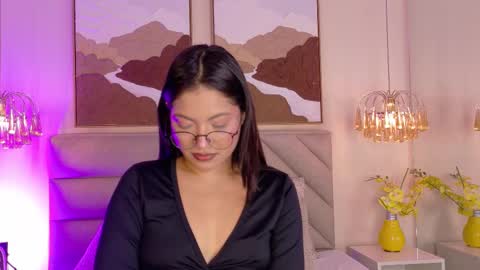 Kendal online show from November 7, 2:47 am