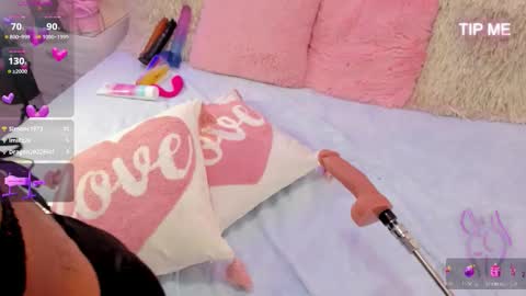 Kendal  online show from November 15, 11:28 pm