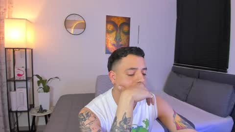 kendel_dimitri online show from May 20, 6:21 am