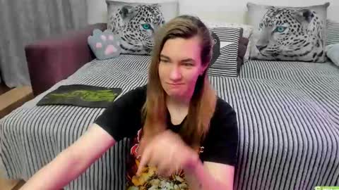 Kendra online show from April 8, 11:41 pm