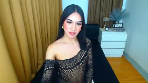 Kendra online show from March 7, 4:44 pm