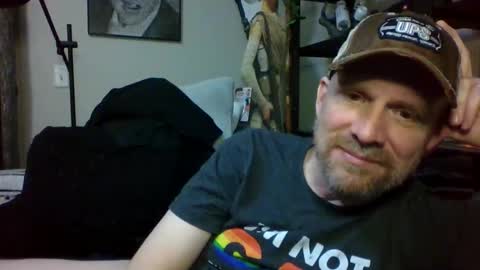 Snapshot of kenkuddles chatting on January 24, 3:00 am Ken Kuddles online show from January 24, 3:00 am