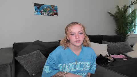 kennedykkay online show from January 16, 8:14 pm