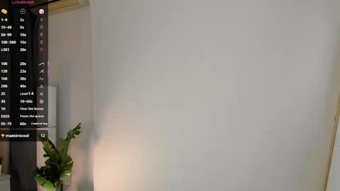 Snapshot of kettybelly chatting on October 6, 6:42 am kettyIm a simple girl who likes gifts Lovense is activeThere are legends that in this room all your wish can come true online show from October 6, 6:42 am