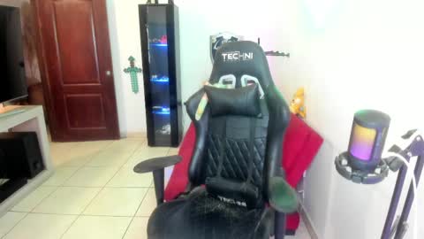 Kevin online show from April 21, 11:23 pm