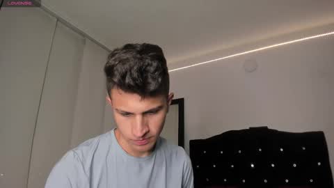 Snapshot of kevin_ahs1 chatting on September 13, 11:18 pm Kevin Ahs online show from September 13, 11:18 pm