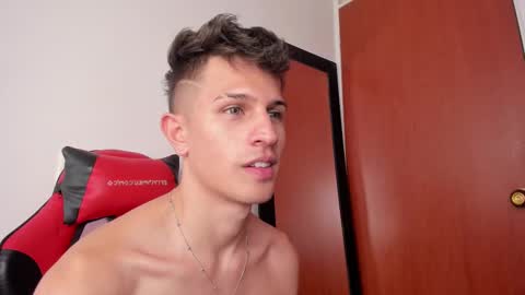 Snapshot of kevin_ahs1 chatting on March 12, 6:32 pm Kevin Ahs online show from March 12, 6:32 pm