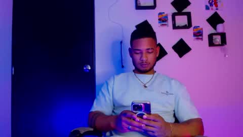 Snapshot of kevin_blackster chatting on September 29, 7:02 pm kevin online show from September 29, 7:02 pm