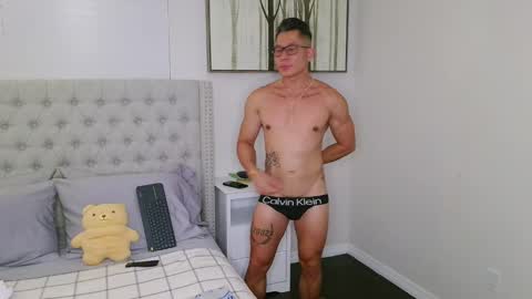 Snapshot of kevinkham chatting on October 7, 12:17 am kevinkham online show from October 7, 12:17 am
