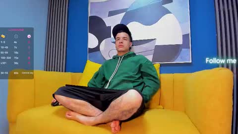Snapshot of kevinn_blue chatting on October 2, 11:47 pm Sexy Hot Kevin online show from October 2, 11:47 pm