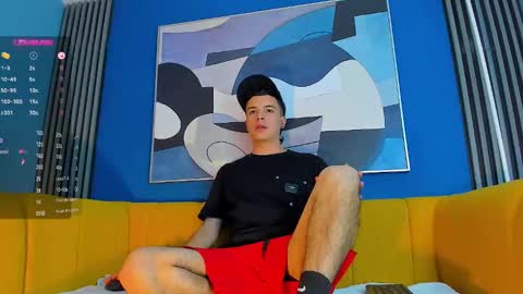 Snapshot of kevinn_blue chatting on September 10, 11:06 pm Sexy Hot Kevin online show from September 10, 11:06 pm