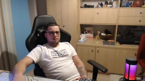 Kevinn online show from October 20, 8:47 pm