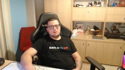 Kevinn online show from October 19, 8:46 pm