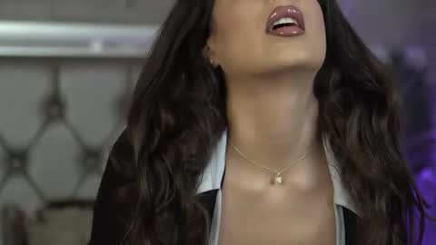 keylaconner online show from November 18, 10:07 am