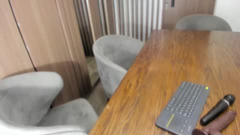 Kharla Marin online show from December 4, 10:31 pm