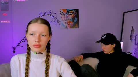 khloebeauty online show from October 19, 7:29 pm