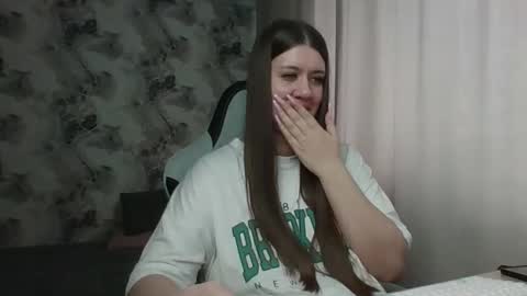 kianna_dior_ online show from March 4, 11:07 am