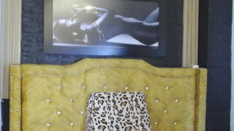 kiara_022 online show from September 25, 6:15 pm