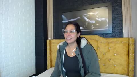 kiara_022 online show from September 30, 1:54 pm