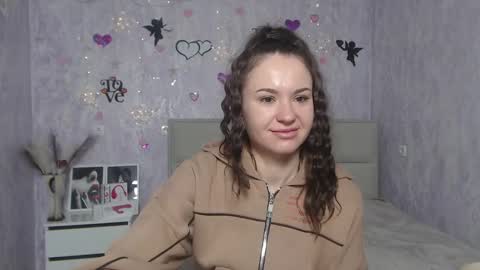 Snapshot of kiaracriegs chatting on February 16, 7:05 pm Kara online show from February 16, 7:05 pm