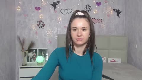 Snapshot of kiaracriegs chatting on March 10, 3:23 am Kara online show from March 10, 3:23 am