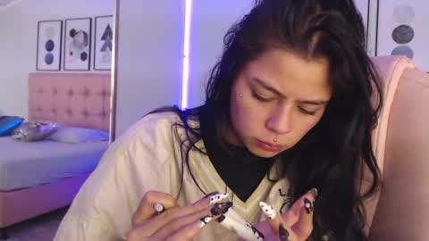 kIKI online show from January 7, 8:58 pm