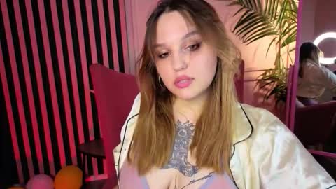 Mikka online show from October 18, 9:52 pm