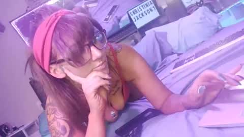 Snapshot of kikilovespartylights chatting on September 14, 9:22 am kikilovespartylights online show from September 14, 9:22 am
