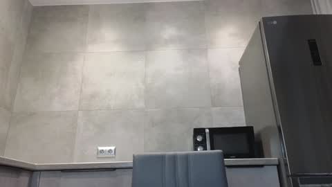 EvaAnna online show from February 5, 9:50 pm