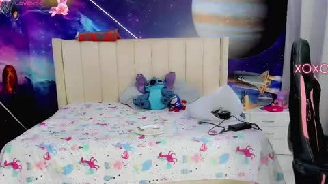 Snapshot of kilye_nellaa chatting on September 18, 12:14 am kylie anthonella online show from September 18, 12:14 am