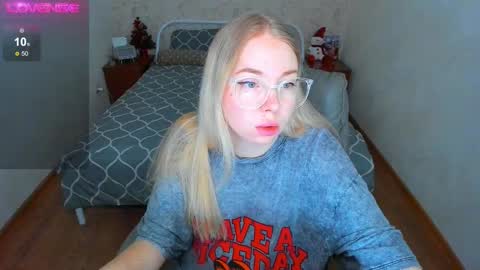 KIM online show from December 22, 9:38 am