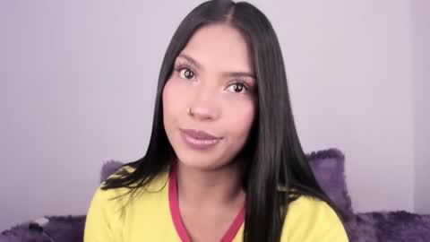 kim_mouth17 online show from December 20, 7:10 pm