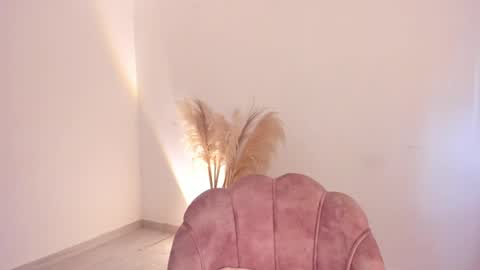 Kim Murphy online show from April 1, 1:41 pm