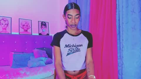 Your Queen KIM online show from January 28, 6:07 pm